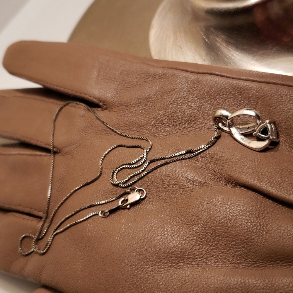 Saphir stone pendant sterling silver